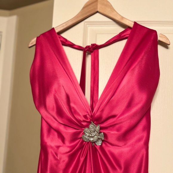 Nicole Bakti Fuchsia Evening Dress with Swarovski Crystal Adornment. Size M - Picture 4 of 4